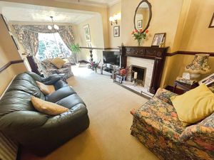 Lounge- click for photo gallery